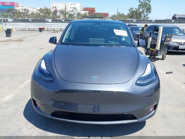 Tesla Model Y 2023 7SAYGDEF0PF801075 Image 12