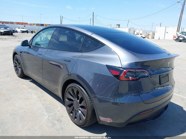 2023 TESLA MODEL Y 7SAYGDEF0PF801075 Photo 2