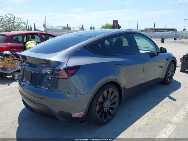 2023 TESLA MODEL Y 7SAYGDEF0PF801075 Photo 3