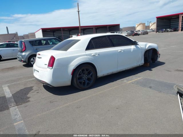 2022 CHRYSLER 300 2C3CCADG2NH134386 Photo 3