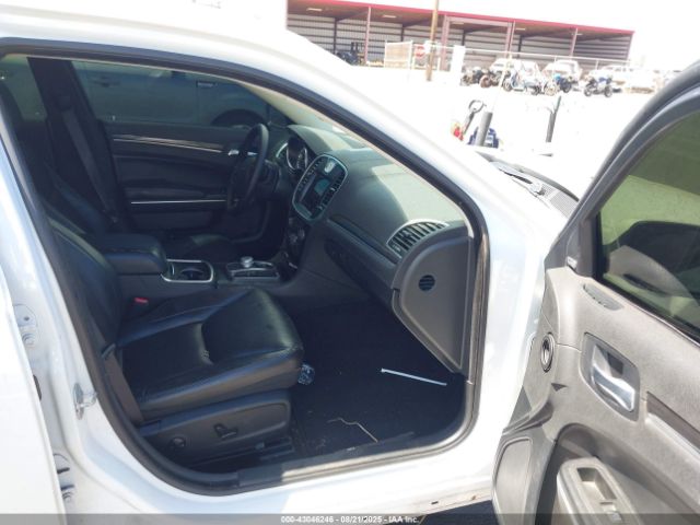 2022 CHRYSLER 300 2C3CCADG2NH134386 Photo 4