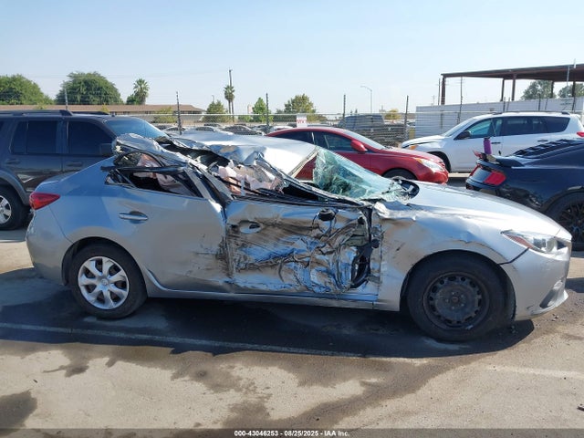 3MZBM1U70FM190119 Mazda pe