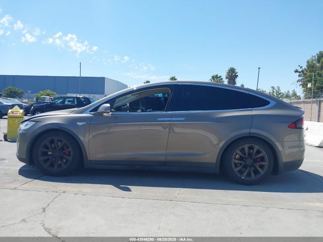 Tesla MODEL X 2016 5YJXCAE42GF002173 Image 14