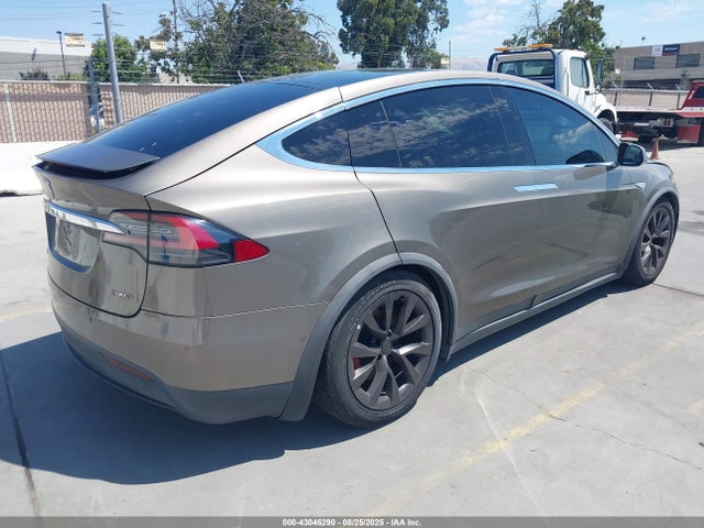 2016 TESLA MODEL X 5YJXCAE42GF002173 Photo 3