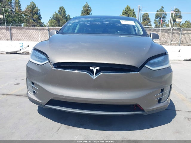 2016 TESLA MODEL X 5YJXCAE42GF002173 Photo 5