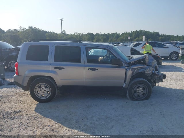 Jeep Patriot 2016 1C4NJPBBXGD576059 Image 13