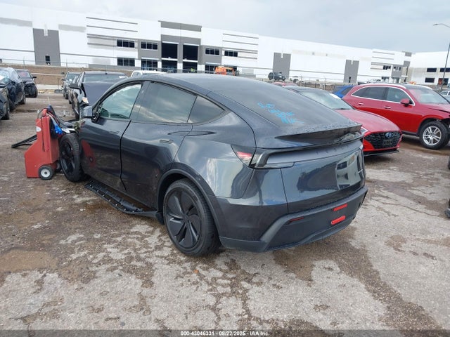 2026 TESLA MODEL Y 7SAYGDEE9TA440217 Photo 2