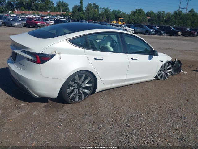 2025 TESLA MODEL 3 5YJ3E1EB1SF874831 Photo 3