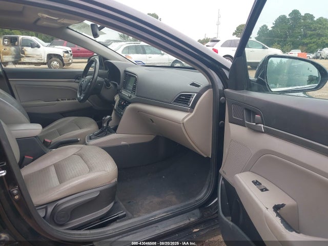 KMHD84LF9HU164638 Hyundai Elantra