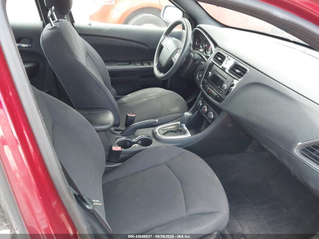 1C3CCBAB3EN207755 Chrysler 200
