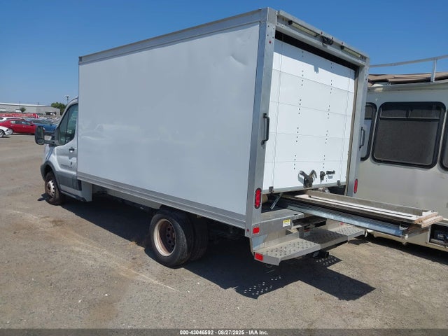 Ford 2019 2019 1FDBF8ZM0KKA89860 Image 3