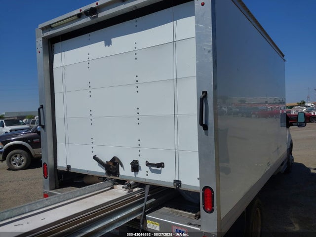 Ford 2019 2019 1FDBF8ZM0KKA89860 Image 4