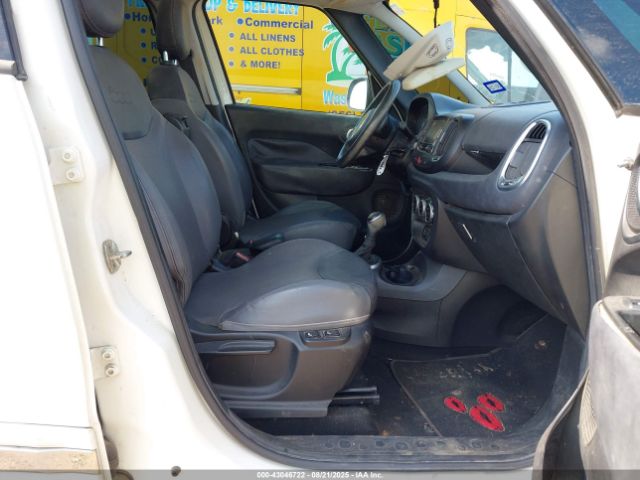 2014 FIAT 500L ZFBCFACH2EZ022137 Photo 4