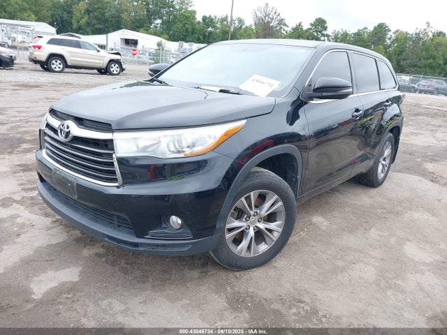 Toyota 2gr-fe 2015 5TDBKRFH6FS080530 Image 2