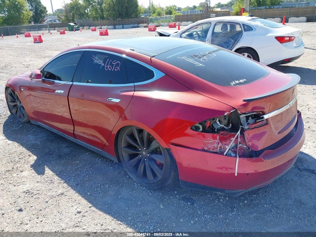 2015 TESLA MODEL S 5YJSA1E42FF102675 Photo 2