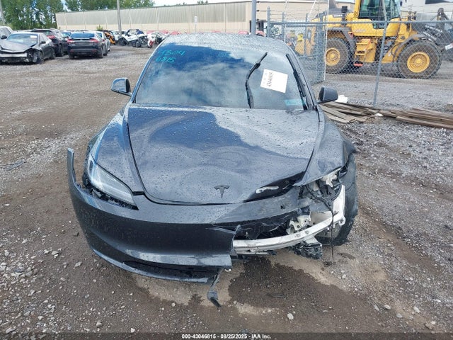 Tesla MODEL 3 2025 5YJ3E1EB3SF941929 Image 11