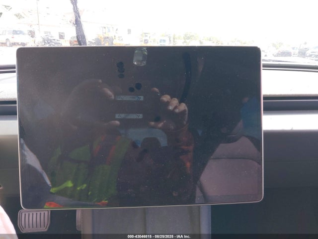 Tesla MODEL 3 2025 5YJ3E1EB3SF941929 Image 14