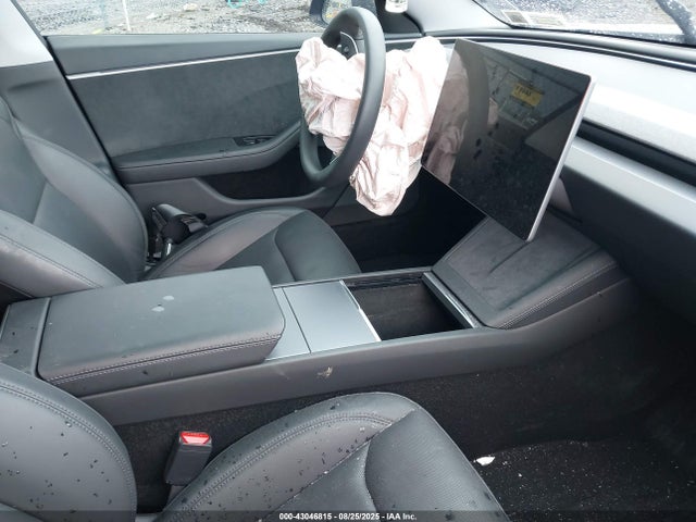 2025 TESLA MODEL 3 5YJ3E1EB3SF941929 Photo 4