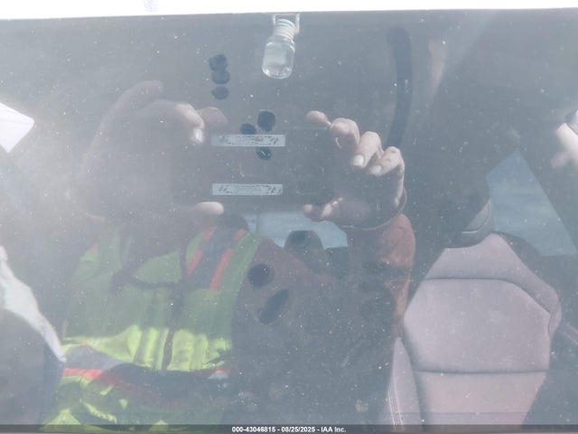 2025 TESLA MODEL 3 5YJ3E1EB3SF941929 Photo 6