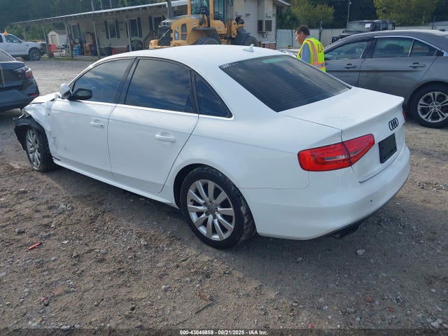 2015 AUDI A4 WAUBFAFL1FN012388 Photo 2