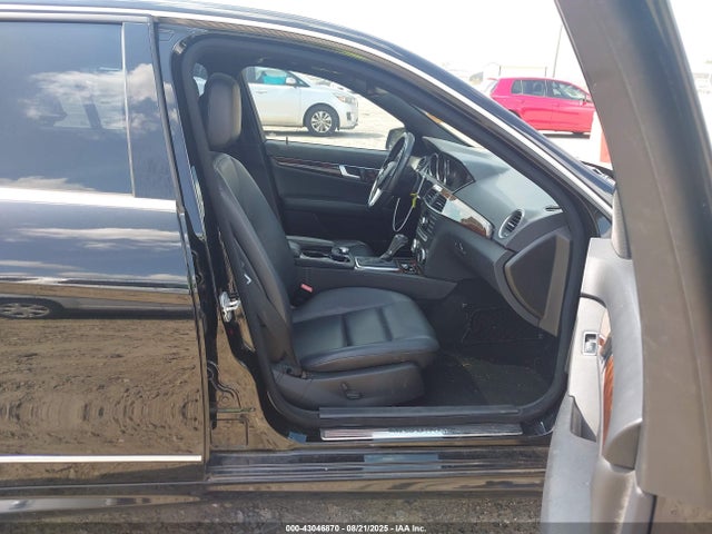 Продажа на аукционе авто 2012 Mercedes-benz C 300 Sport 4matic, vin: WDDGF8BB9CR226294, номер лота: 43046870