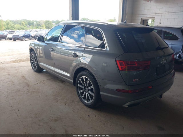 2017 AUDI Q7 WA1VAAF77HD059557 Photo 2
