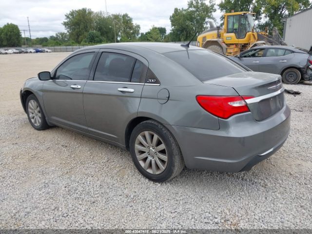 2013 CHRYSLER 200 1C3CCBCG2DN737108 Photo 2