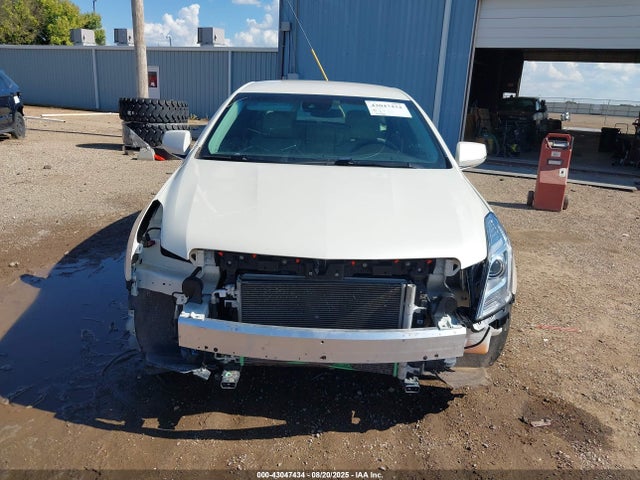 2G61M5S31F9152223 Cadillac lfx