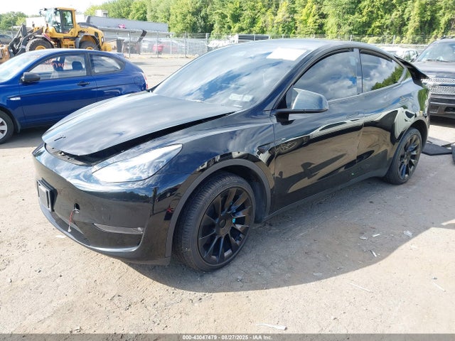 2023 TESLA MODEL Y 7SAYGDEE6PF836419 Photo 1