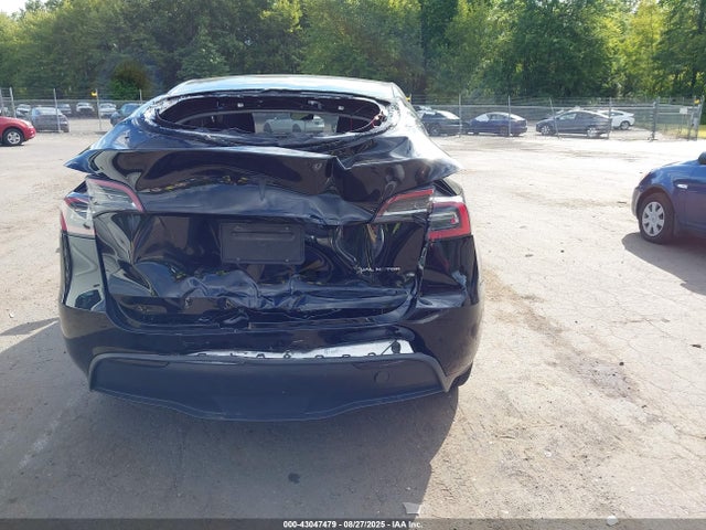 2023 TESLA MODEL Y 7SAYGDEE6PF836419 Photo 5