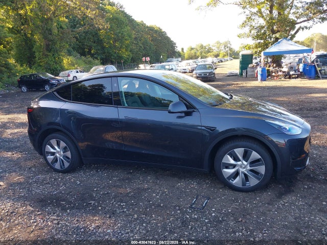 7SAYGDEE2RA274017 Tesla Model Y