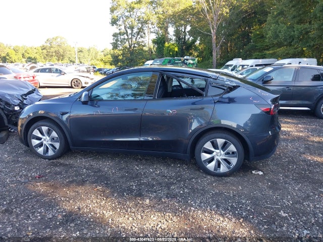 7SAYGDEE2RA274017 Tesla Model Y