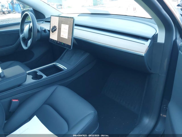 7SAYGDEE2RA274017 Tesla Model Y