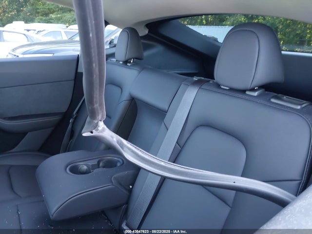 7SAYGDEE2RA274017 Tesla Model Y