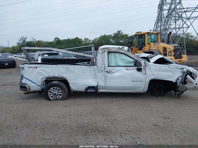 Chevrolet l8t 2024 1GC3YNE74RF132293 Image 13