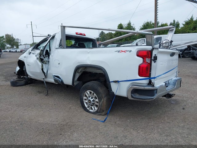 Chevrolet l8t 2024 1GC3YNE74RF132293 Image 3