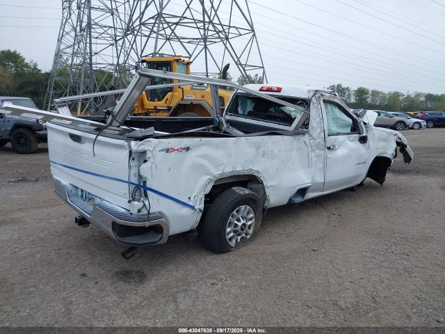 Chevrolet l8t 2024 1GC3YNE74RF132293 Image 4