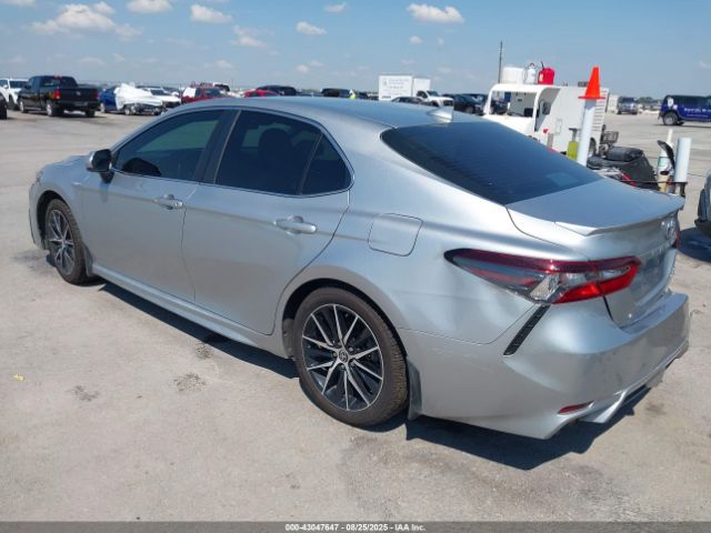 2021 TOYOTA CAMRY 4T1G31AK3MU556468 Photo 2