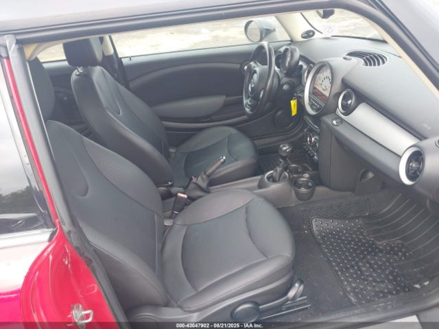 2011 MINI COOPER CLUBMAN WMWZF3C59BT188451 Photo 4