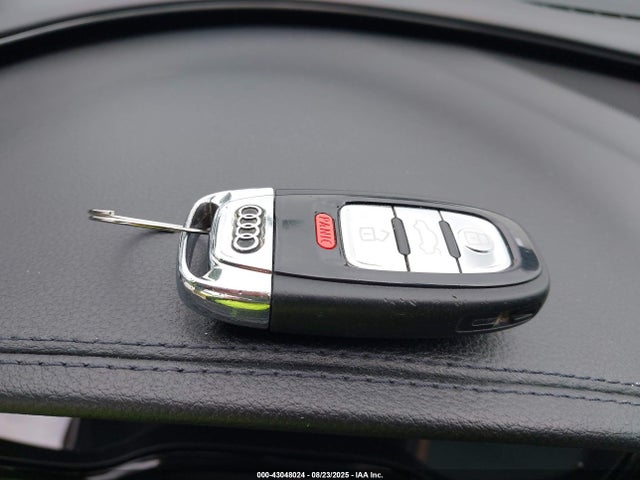 Продаж на аукціоні авто 2013 Audi A8 L 3.0t, vin: WAURGAFD9DN000524, номер лоту: 43048024