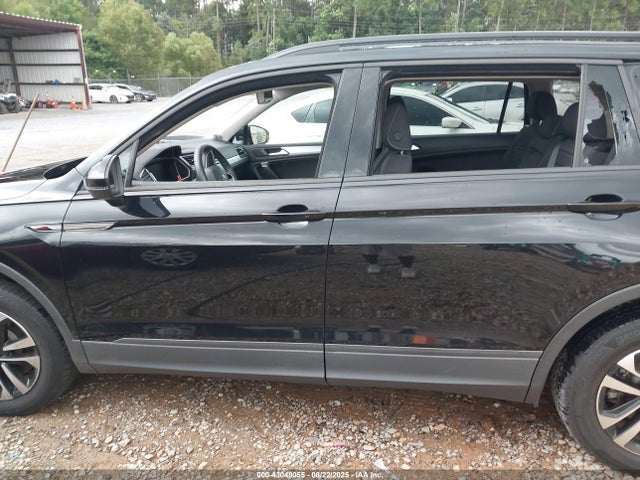 3VV1B7AX2NM037639 Volkswagen Tiguan