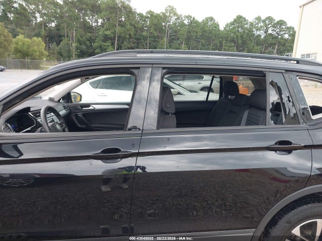 3VV1B7AX2NM037639 Volkswagen Tiguan