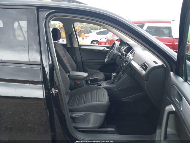 3VV1B7AX2NM037639 Volkswagen Tiguan
