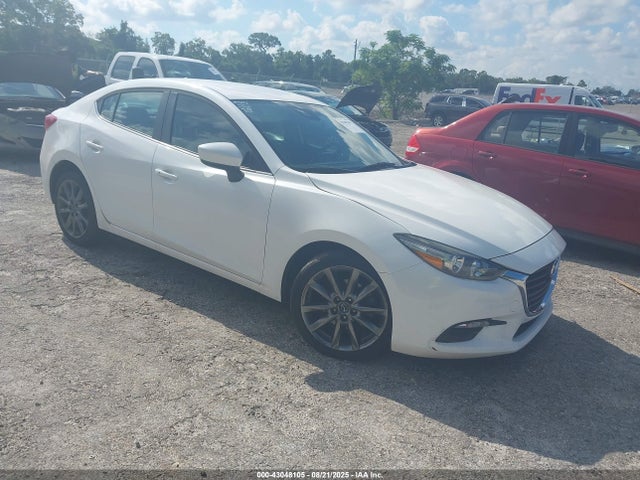43048105 :رقم المزاد ، 3MZBN1V39JM206416 vin ، 2018 Mazda Mazda3 Touring مزاد بيع