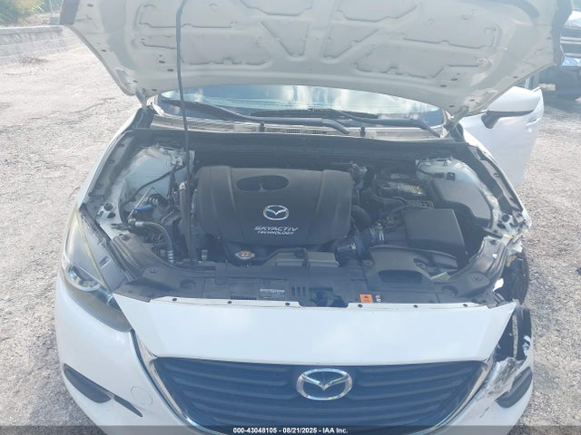 43048105 :رقم المزاد ، 3MZBN1V39JM206416 vin ، 2018 Mazda Mazda3 Touring مزاد بيع