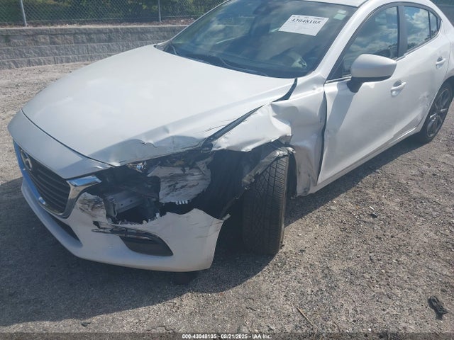 43048105 :رقم المزاد ، 3MZBN1V39JM206416 vin ، 2018 Mazda Mazda3 Touring مزاد بيع