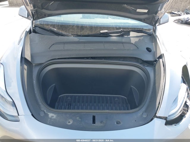 2025 TESLA MODEL Y 7SAYGDEE9SA347647 Photo 9