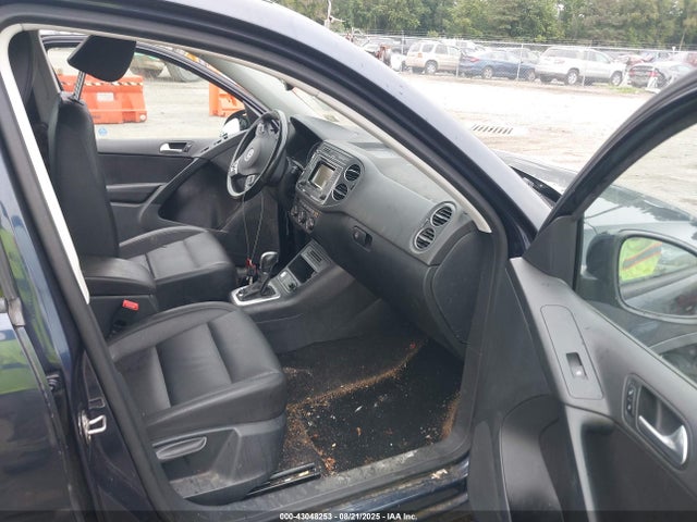 Volkswagen 2.0t 2016 WVGAV7AX5GW563607 Image 5