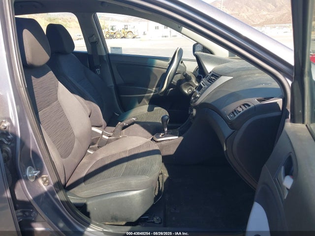 KMHCT5AE5HU311211 Hyundai 2017