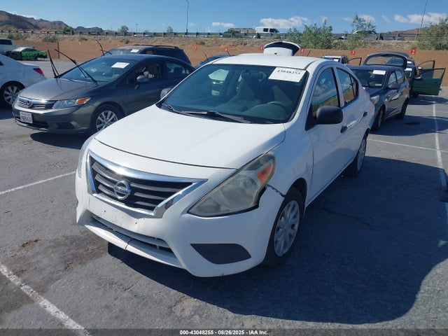 Nissan 2015 2015 3N1CN7AP8FL809795 Image 2